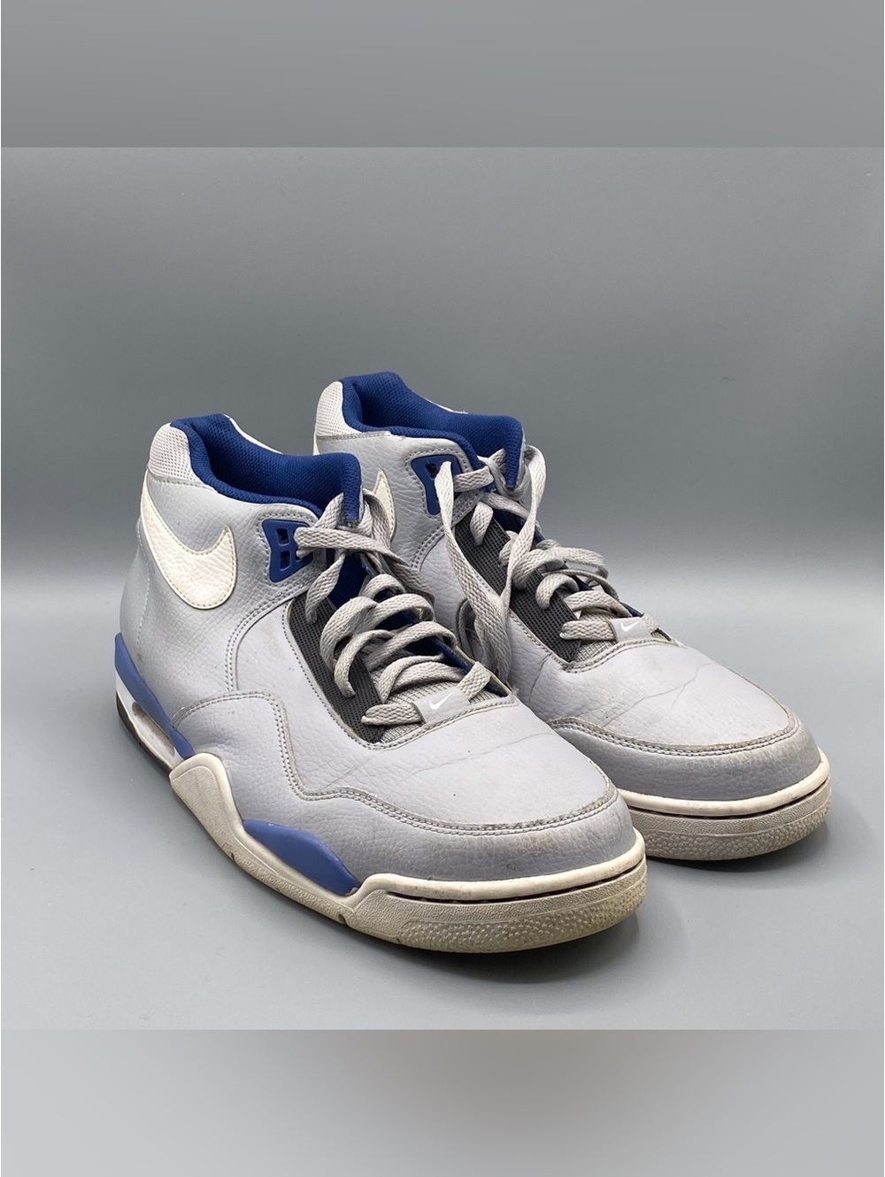 Nike Men's Gray and Navy Sneakers - Picture 4 of 4